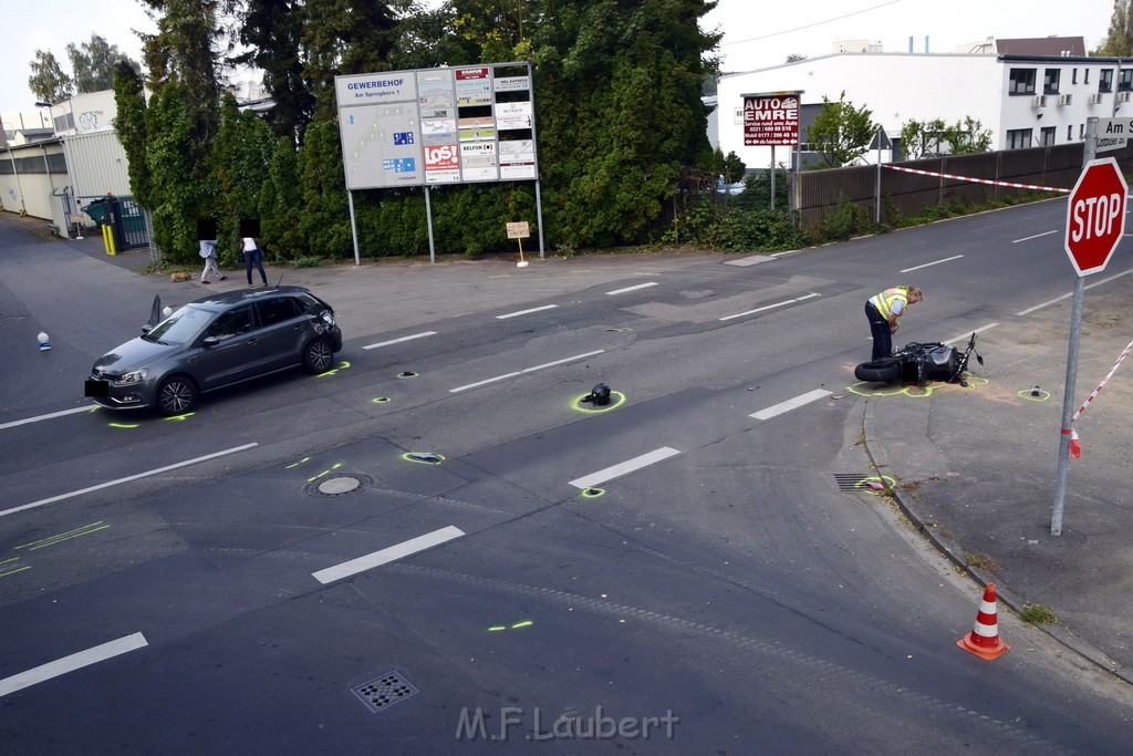 Schwerer Krad PKW Unfall Koeln Muelheim Am Springborn Cottbuserstr P061.JPG - Miklos Laubert